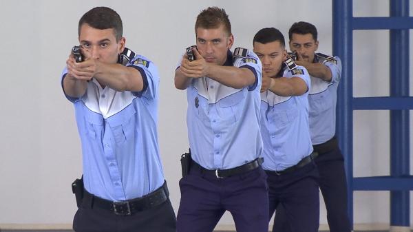 Poliţia Română angajează în baza unor condiţii minime, cu diploma de BAC. Nu mai este nevoie să facă Şcoala de Poliţie