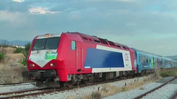 Trenul "Connecting Europe Express" a ajuns în România. Dacă în vestul Europei circulă cu 100 de km/h, la noi s-a poticnit şi abia dacă a prins 60 km/h