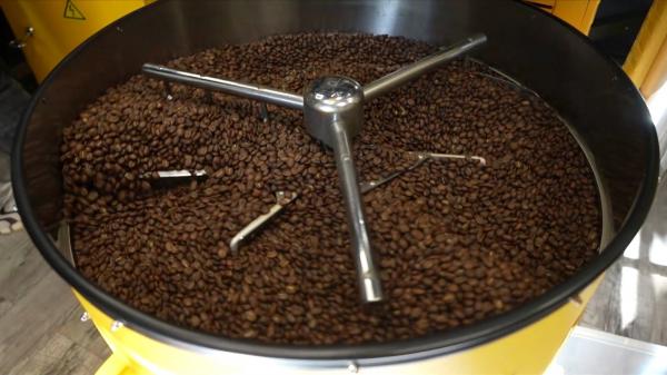 Se scumpește cafeaua, din cauza restricțiilor cauzate de pandemie. Marii producători nu mai pot onora cererea