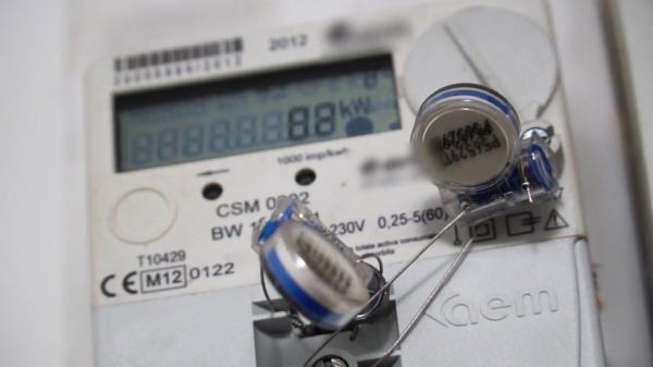 Românii nu mai aprind becul. Jumătate din gospodării consumă de doar 40 de lei pe lună, ca în Africa: "Asta e realitatea românească"