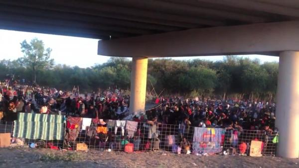 Podul durerii: 15.000 de haitieni, blocaţi şi ameninţaţi cu deportarea de autorităţile americane: "Pentru unii migranţi călătoria durează şi cinci luni. Mulţi dintre ei mor pe drum"