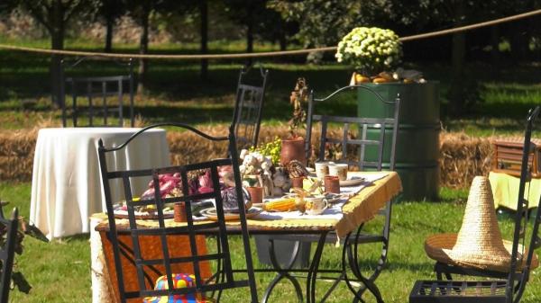 Sărbătorile toamnei, la Palatul Brukenthal. Bucătarii au încins plitele în curţile reşedinţei de vară a fostului baron