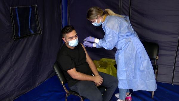 Cum se face programarea pentru doza 3 de vaccin anti-Covid-19