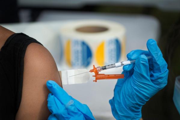 Când pot face rapelul cei care s-au vaccinat cu Johnson&Johnson? Andrei Baciu: "Rămâne de văzut. Deciziile nu se iau, aşa, în speranţa că o să fie bine"