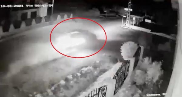 Tânăr cu BMW, mort după ce a intrat cu 130 de km/oră în stâlp, la Mireșu Mare. Accidentul a fost filmat