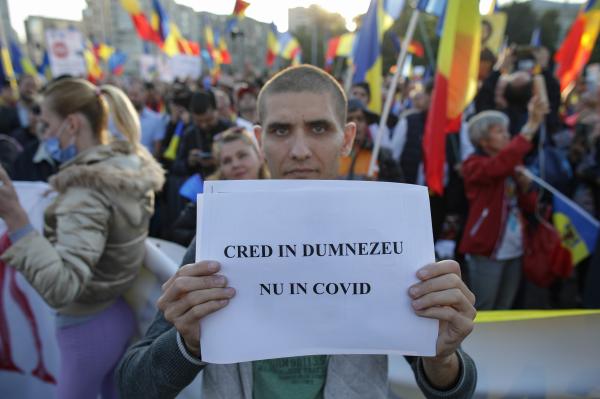 Proteste în Bucureşti și în țară faţă de introducerea certificatului verde. Manifestanții au cerut demisia Guvernului