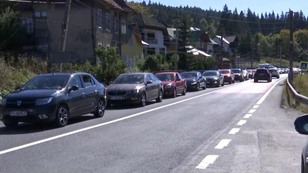 Traficul și așa aglomerat de pe DN1, îngreunat de apariția a două șantiere. Șoferii au ajuns la capătul răbdării