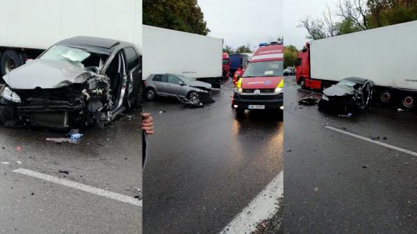 Doi răniţi, după ce remorca unui TIR a intrat pe contrasens într-o curbă, lovind un autoturism pe DN7
