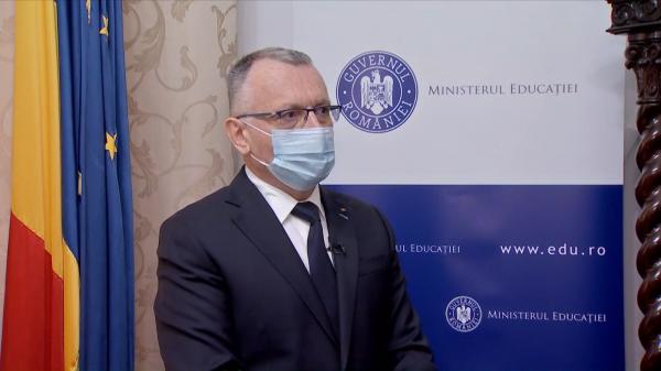 Exclusiv | Învăţământul online, evitat în ciuda cazurilor COVID din clase. Ce ar face Sorin Cîmpeanu, ca director de şcoală