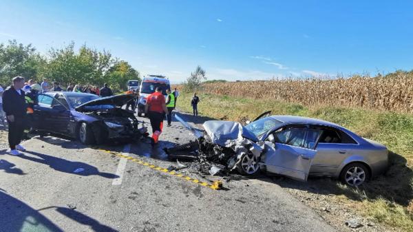 Accident teribil în Alba: singurele victime sunt doi copii de 6, respectiv 9 ani. A fost chemat elicopterul SMURD de la Mureş
