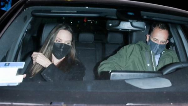 Anul marilor împăcări la Hollywood. După Jennifer Lopez şi Ben Aflleck, acum şi Angelina Jolie revine la prima dragoste