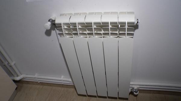 2.000 de bucureşteni aşteaptă debranşarea, angajaţii Termoenergetica spun că nu fac faţă cererilor. Unii au dosarele depuse şi de jumătate de an