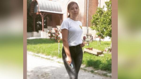 Eleva unui liceu din Argeş a murit subit, în braţele colegilor, după ce s-a plâns de dureri groaznice de cap. Ultimele cuvinte ale fetei