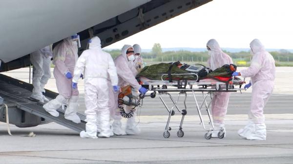 2.000 de români bolnavi, în aşteparea unui pat liber. Mulţi dintre ei ajung în ultimul ceas să ceară ajutorul medicilor