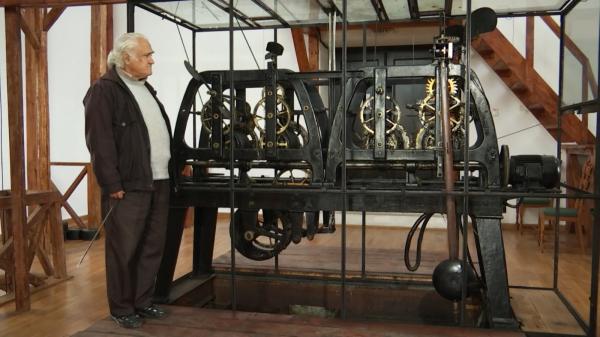 Omul care dă timpul exact în Iaşi de o jumătate de veac: "M-am angajat înainte de primul cutremur. Am stat tot timpul ăsta cu el"