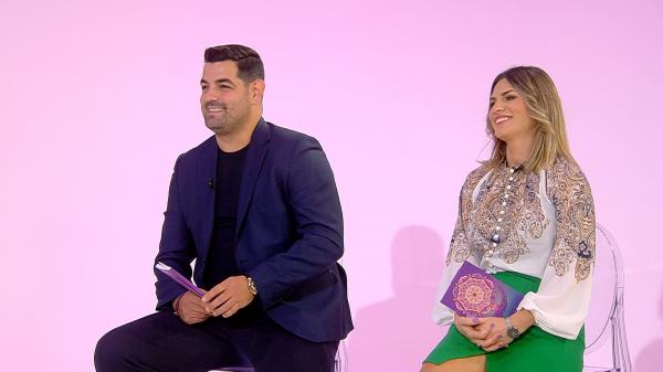 Ellie White, cântăreaţă şi scriitoare. Artista a publicat o carte despre dezvoltare personală