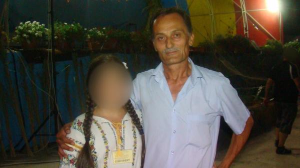 "Diavolul l-a îndemnat!" Vecinii bibliotecarului violator din Tulcea, în stare de şoc. Bărbatul mai fusese acuzat de viol şi în trecut