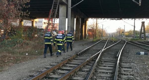 Rupt de beat, un ieșean a sunat la 112 amenințând că se aruncă în fața trenului, apoi i-a așteptat pe polițiști într-un bar