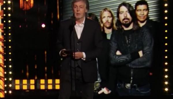 Spectacol pentru noii artişti intraţi pe lista Rock and Roll...Hall of Fame, în Los Angeles