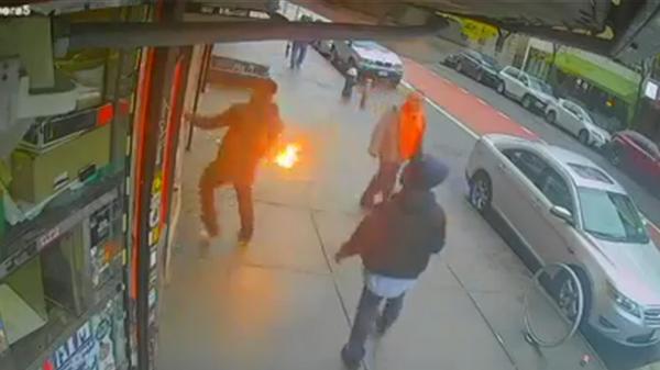 Magazin incendiat cu un cocktail Molotov de un client nemulțumit, în New York. VIDEO