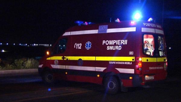 O clipă de neatenţie putea să-l coste viaţa pe un clujean. Maşina pe care o conducea s-a izbit violent de un parapete, iar bărbatul a rămas încarcerat