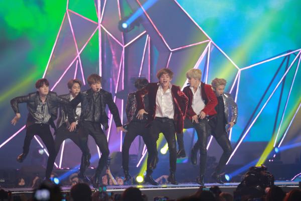 Românii sunt fascinați de exuberanța sud-coreană. Flavia Pană, tânără stabilită în Coreea de Sud: ”Inițial m-a atras muzica”