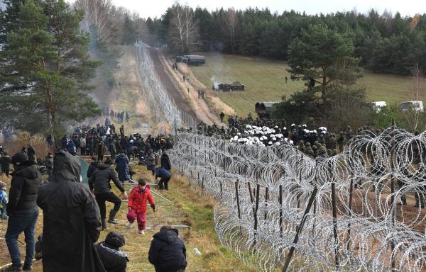 Lukaşenko a declarat un război cinic Uniunii Europene. Cum ajung migranți din Irak sau Afganistan în nordul Europei. Germania imploră UE să ia măsuri