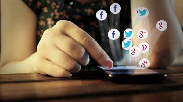 Influencerii români, luaţi în vizor de ANAF. Inspectorii anti-fraudă spun că mulţi nu au declarat veniturile provenite din online