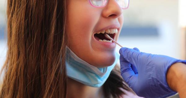 Ministerul Sănătăţii anunţă cum se va face testarea în şcoli. Ce se întâmplă cu elevii care ies pozitivi