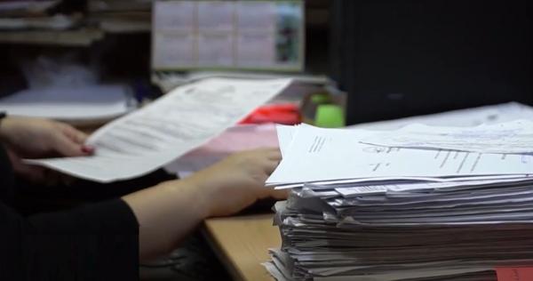 Dosarul cu șină și copiile xerox vor dispărea. Instituțiile sunt obligate să găsească soluții pentru verificarea documentelor