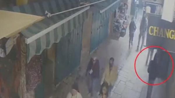 Polițiști de frontieră israelieni, înjunghiați de un adolescent pe o stradă din Ierusalim. Atacul a fost filmat