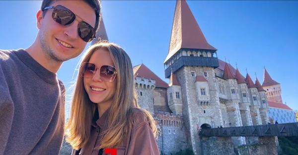 Doi vloggeri de călătorii din Lituania și Ucraina s-au îndrăgostit de România: ”Nouă ne place natura, dar nu ne aşteptam să fie aşa frumos!”