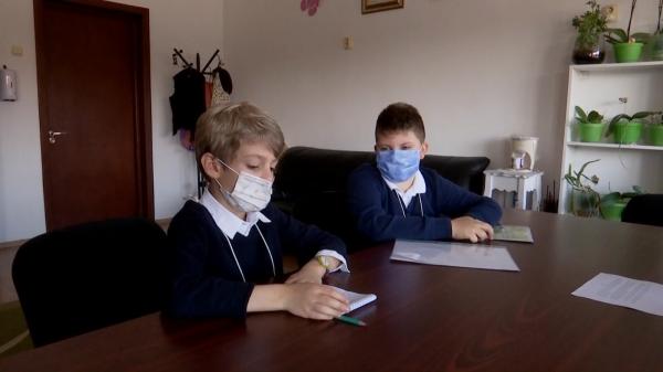 Elevii unei școli din Craiova au devenit directori pentru o zi. Ce-și doresc copiii să îmbunătățească în mediul școlar