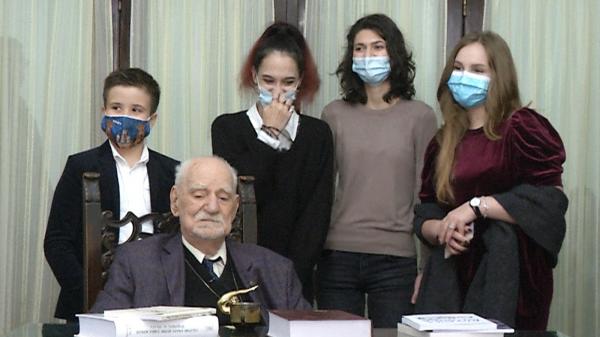 Academicianul Constantin Bălăceanu Stolnici s-a întâlnit cu un grup de tineri pasionați de istorie, de Ziua Recunoștinței pentru Valorile Naționale