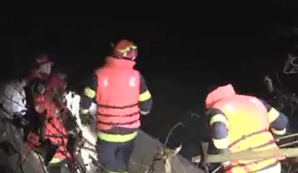 Adolescent găsit mort, după ce a dispărut în apele Someşului Mic: S-ar fi drogat cu doi prieteni şi, ameţit fiind, a alunecat în apă