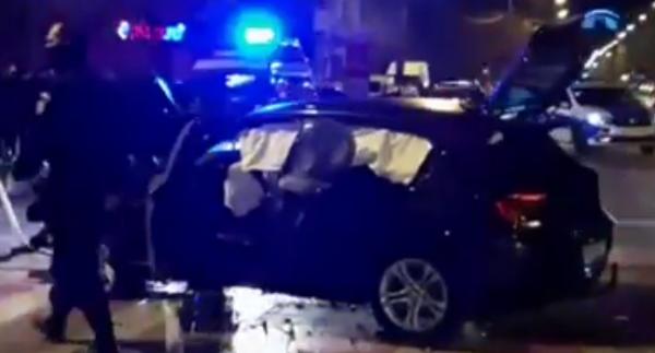 O tânără din Alexandria s-a urcat beată la volan şi a intrat într-un stâlp. A ieşit din maşină fără nicio zgărietură