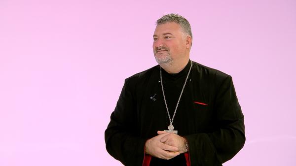 Preotul Gabriel Cazacu, despre tradiţiile de Sf. Andrei: "Sunt frumoase, ne plac, dar nu înseamnă că au şi ceva sfânt"