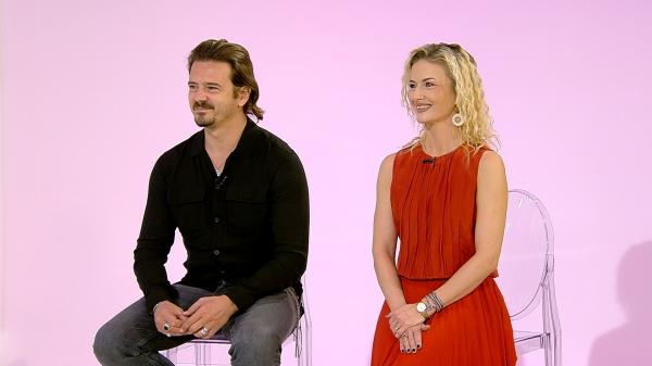 Poveşti nespuse, de pe Drumul Împăraţilor de la Elwira şi Mihai Petre: "Acest premiu este pentru fetiţele noastre"