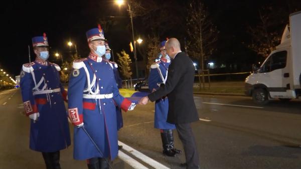 Echipa Observator duce tricolorul de la Arcul de Triumf până la Crucea de pe Vârful Caraiman. Un omagiu adus eroilor din Primul Război Mondial