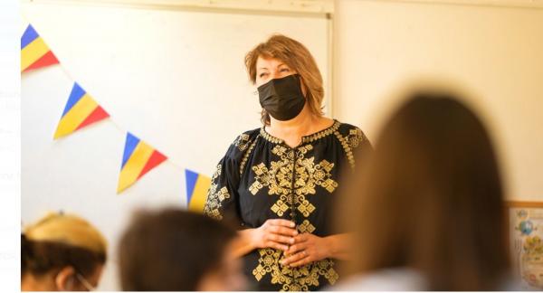 Lecţia de România, cu o profesoară de Oscar. A fost lăudată de Bill Clinton şi Tony Blair: "Nicio secundă nu m-am gândit să plec"