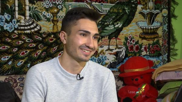 Erou la 13 ani. Răzvan a avut grijă de sora lui după ce i-a murit tatăl şi a luat BAC-ul cu 10: "Am văzut cum se lucrează pe şantier şi n-am vrut să arate aşa viitorul meu"