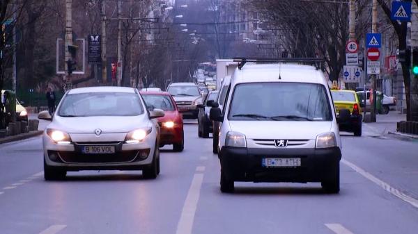 Amenzi mai mari pentru şoferii care îşi împrumută maşina. Ce sancţiuni riscă cei care nu spun Poliţiei cui au oferit autovehiculul