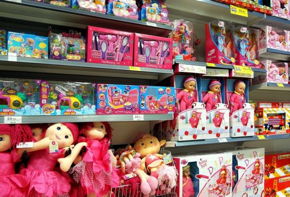 Avertismentul ANPC: Atenţie ce produse achiziţionaţi de Moş Nicolae şi de Crăciun. Atenție, mai ales, la originea cadourilor