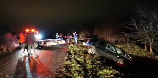 Un șofer a făcut prăpăd după o urmărire cu un taximetrist, pe străzile din Satu Mare. Mai multe case, lăsate fără curent electric