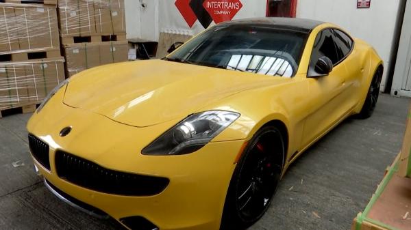 Un român a încercat să treacă prin vamă cu o maşină ca a lui Leonardo DiCaprio. Poliţiştii i-au confiscat-o imediat