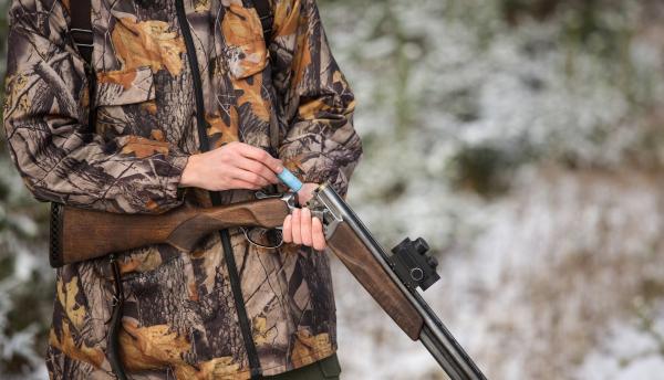 Caz tras la indigo pentru bărbatul care a împușcat un băiat în pădure. Acum 20 de ani a tras într-un om tot din greșeală şi l-a ucis