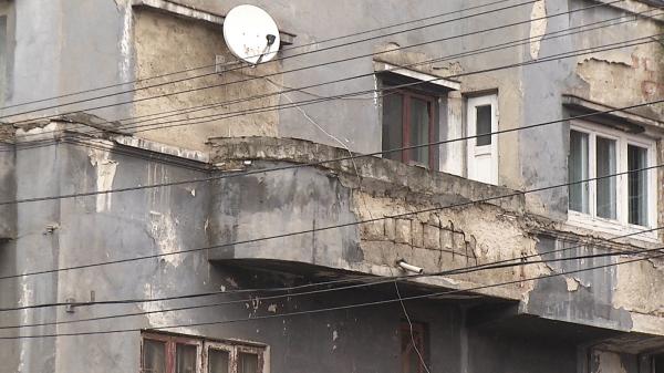 Impozit de 5 ori mai mare pentru bucureștenii care nu repară fațadele caselor. Decizia a dus la situații extreme