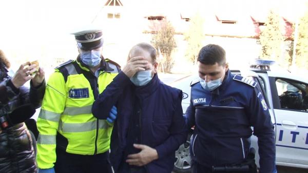 Primarul din Argeş a fost reţinut. Edilul a recunoscut că a dat foc primăriei de supărare