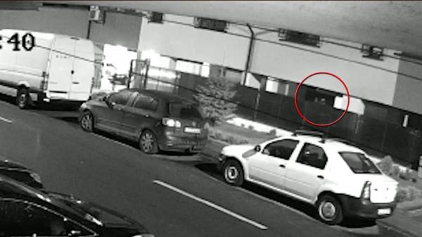 Incendiu Constanţa. A ars un bloc întreg din joaca unor copii: Sute de oameni au rămas pe drumuri