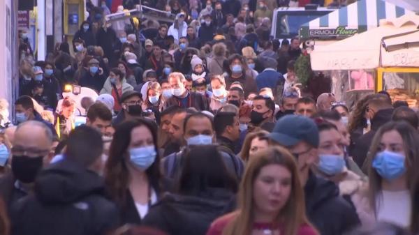 2022, anul în care lumea scapă de pandemia de Covid. Epidemiologii cred că varianta Omicron ar putea fi ultima
